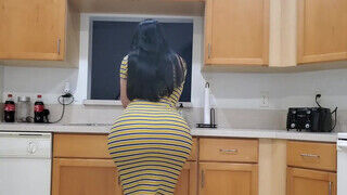 Nagy valagú brazil maszkos asszony a konyhában megrakva - sexbrother.hu