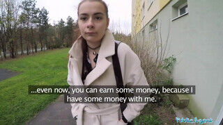 Orosz tinédzser amatőr diák pipi benne van a szexben egy kicsike pénzért