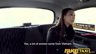 Sharon Lee a csöcsös ázsiai lány pénz helyett inkább baszik a taxissal - sexbrother.hu