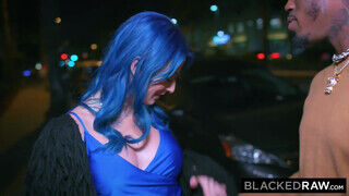 Jewelz Blu a kék hajú csöcsös picsa hotelba kefélteti magát - sexbrother.hu