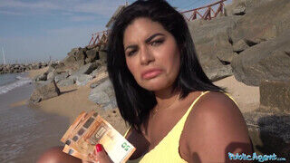 Sheila Ortega a gigantikus mellű kolumbiai milf cickóba és punciba tolva