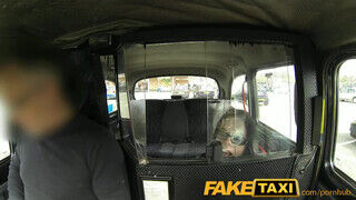 Valyon mire számított amikor beült a kamerákkal teli taxiba? - sexbrother.hu