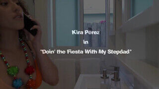 Kira Perez cidázza a nevelő fatert aztán meglovagolja a faszát - sexbrother.hu