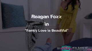 Reagan Foxx a kettyinteni akaró mostoha anya ki volt már éhezve a nevelő fia faszára - sexbrother.hu