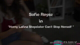 Sofie Reyez a csinos nevelő húgi beleül a farokba - sexbrother.hu