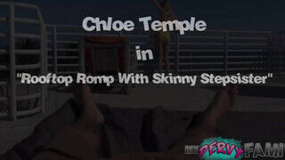 Chloe Temple a világos szőke szopós húgi a tesóval kúr a tetőn - sexbrother.hu