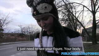 Orosz cuki tinédzser gádzsi kedveli a pénzt meg a kíméletlen fügyit is