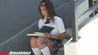 Yumi Sin a lotyó ázsai diáklány a tanárral szexel délután - sexbrother.hu