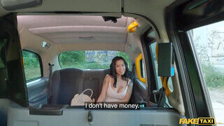 Jade Mai a szép ázsiai táncos csaj dug a taxissal