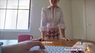 BananaCoko a termetes didkós titkárnő az irodában szexel - sexbrother.hu