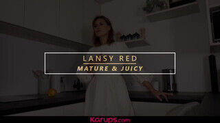 Lansy Red a csábos orosz milf peckezik a konyhában - sexbrother.hu
