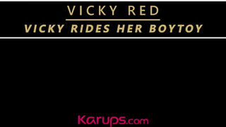 Vicky Red a perverz hitves tinédzser ürgével kúr - sexbrother.hu