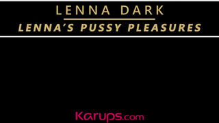 Lenna Dark a csöcsös cseh milf egy óriási dildóval maszturbál - sexbrother.hu