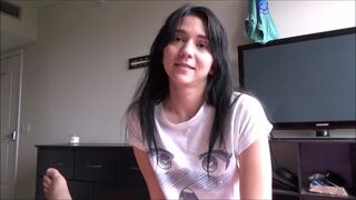 Riley Jean, egy szexi, karcsú mostohanővér, próbál kijönni a mostohatestvérével, de a feszültség hamar vad, gátlástalan szexbe torkollik, miközben a feszes teste minden mozdulatával őrületbe kergeti a srácot. - sexbrother.hu